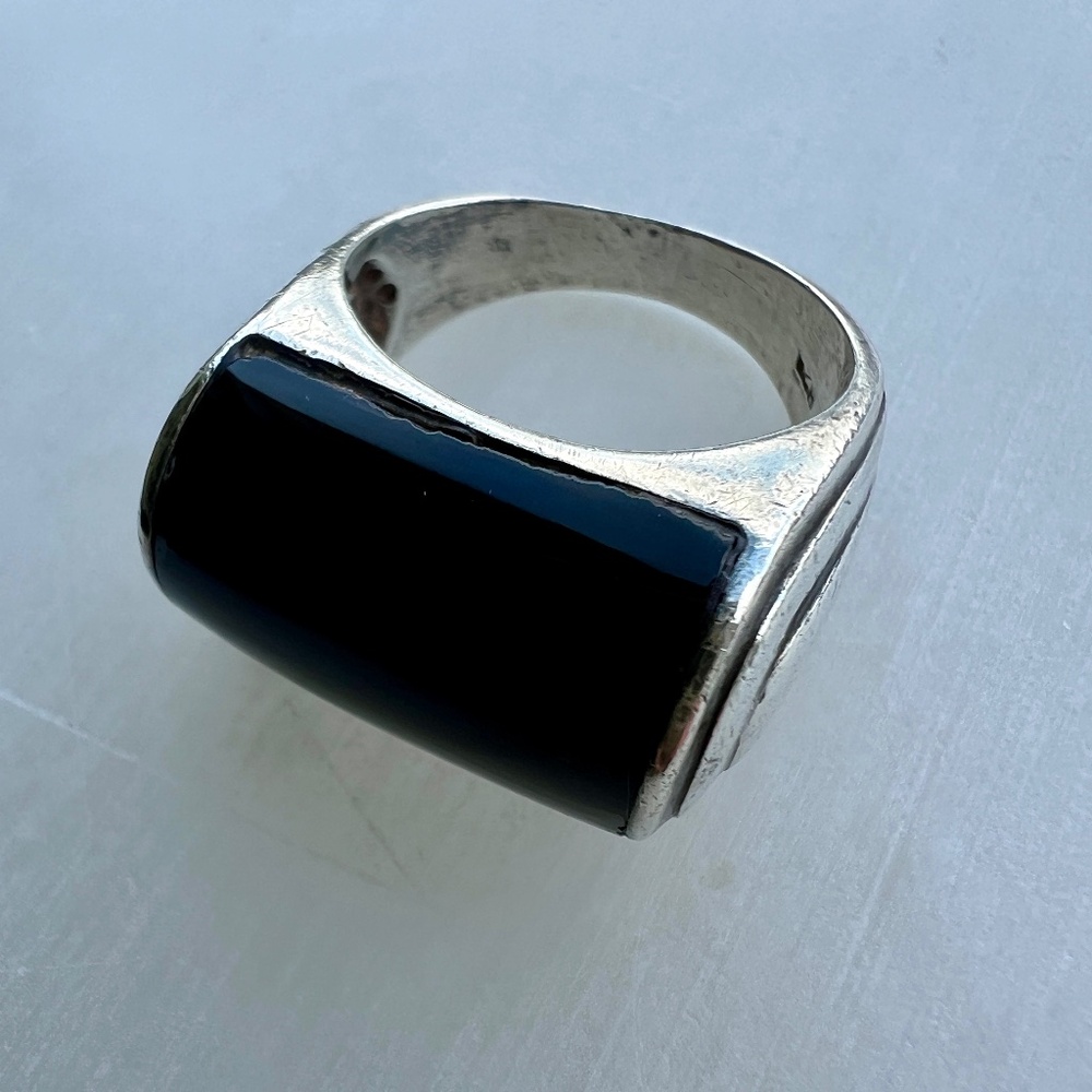 SOLD! - Vintage 1980s Sterling Silver & Onyx Ring Bold Design - Statement Ring